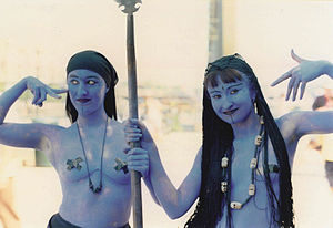 2000_Fremont_Solstice_Parade_-_blue_women